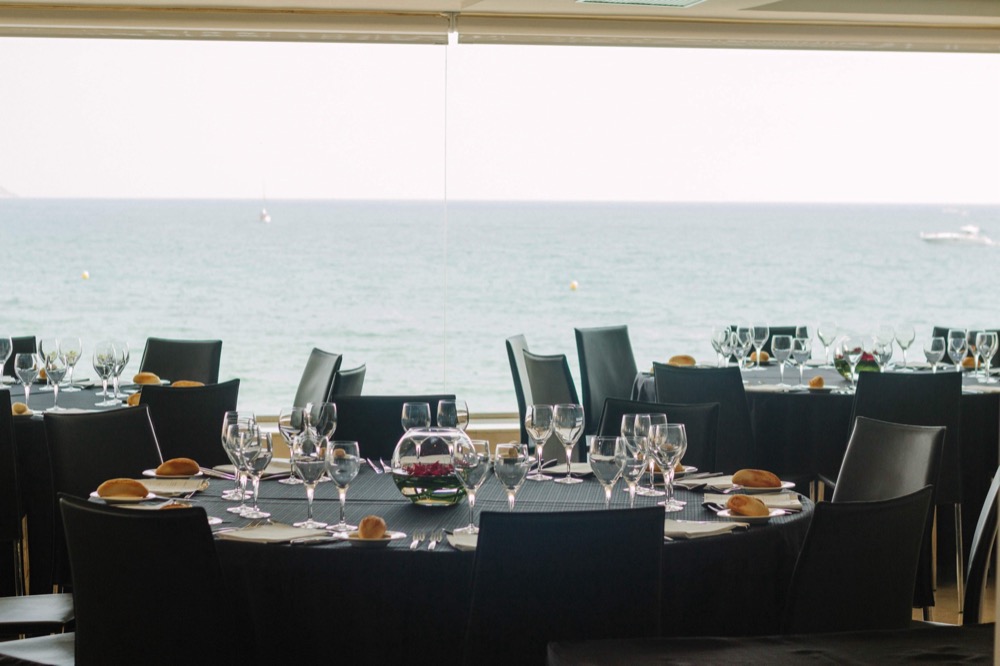 Lunch by the sea, 2019