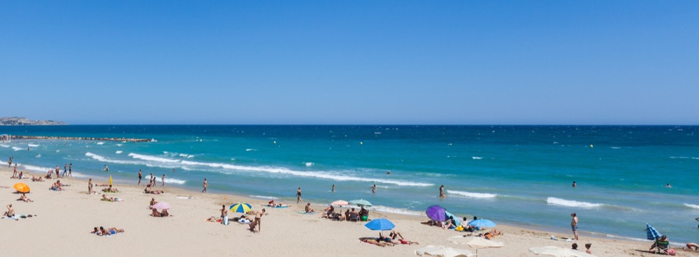 The beach in Alicante, a short walk from the venue